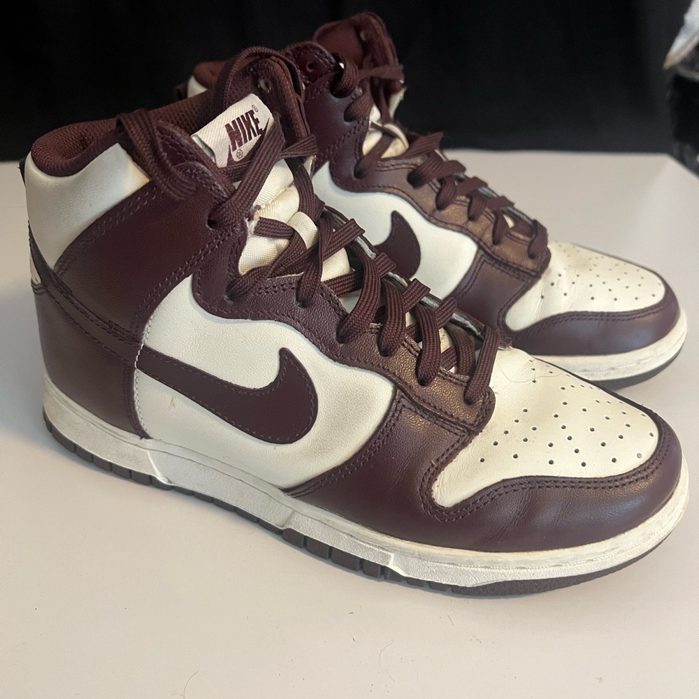 Nike High Top Women's Sneakers in Burgundy Crush